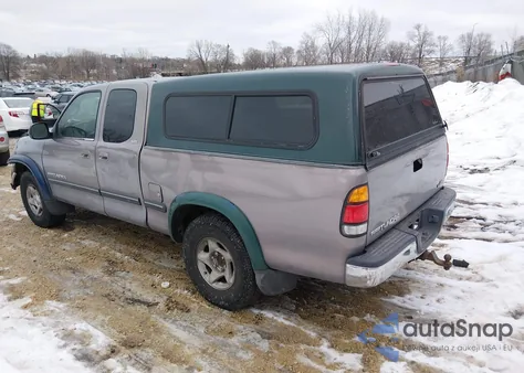 2002 Toyota Tundra Sr5 V8 z USA, uszkodzony, nr VIN 5TBRT34122S310565